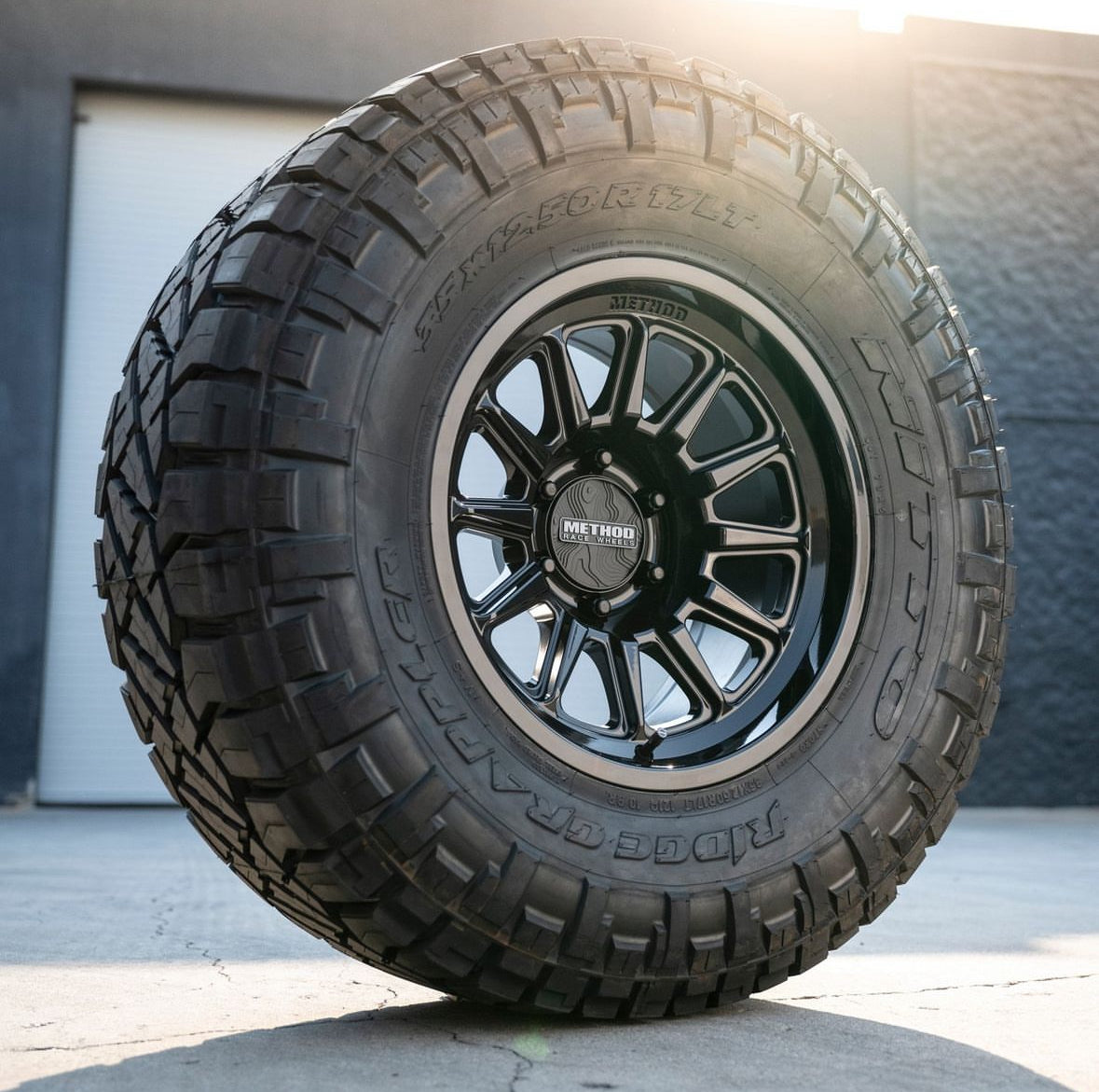 Method 323 Gloss Black 5x127 R17