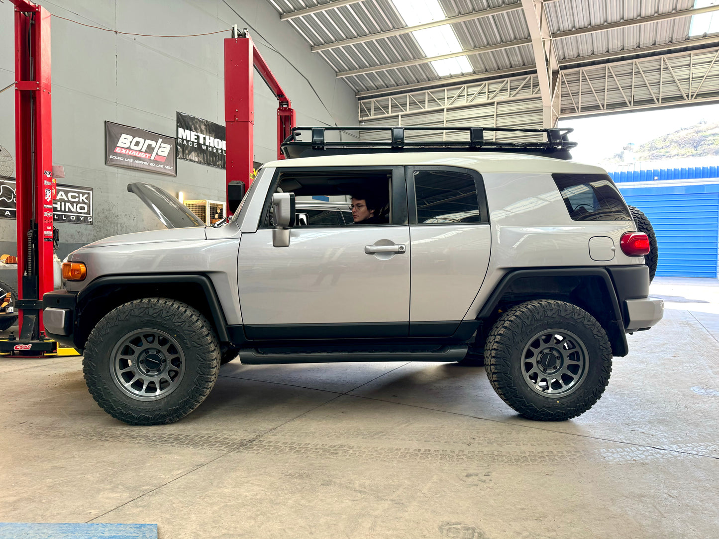 Method 703 Gloss Titanium 6x139.7 r17