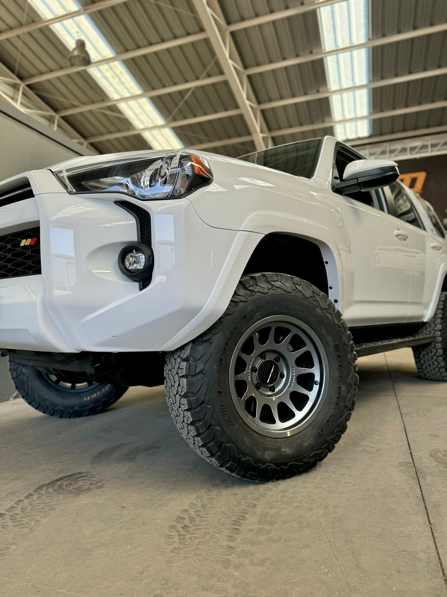 Method 703 Gloss Titanium 6x139.7 r17