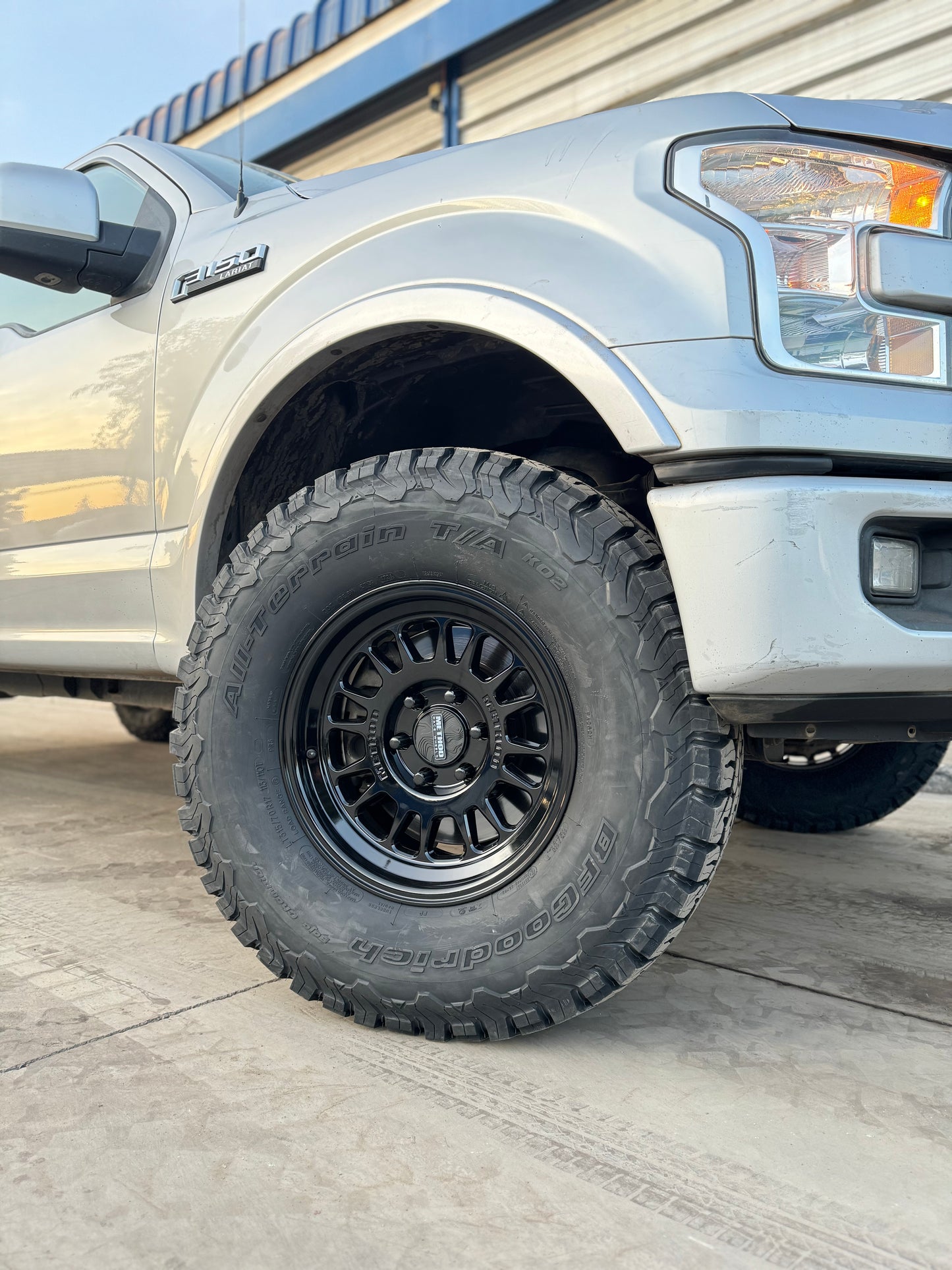 Method 318 Gloss Black 6x135 r17