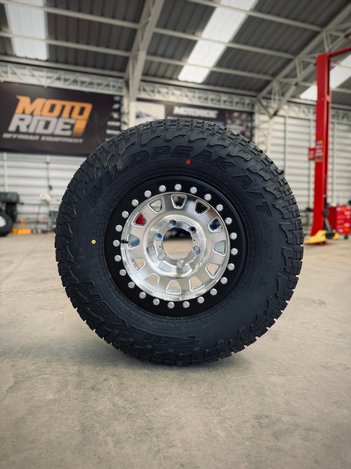 Llanta RMC 129 Beadlock 6x139,7