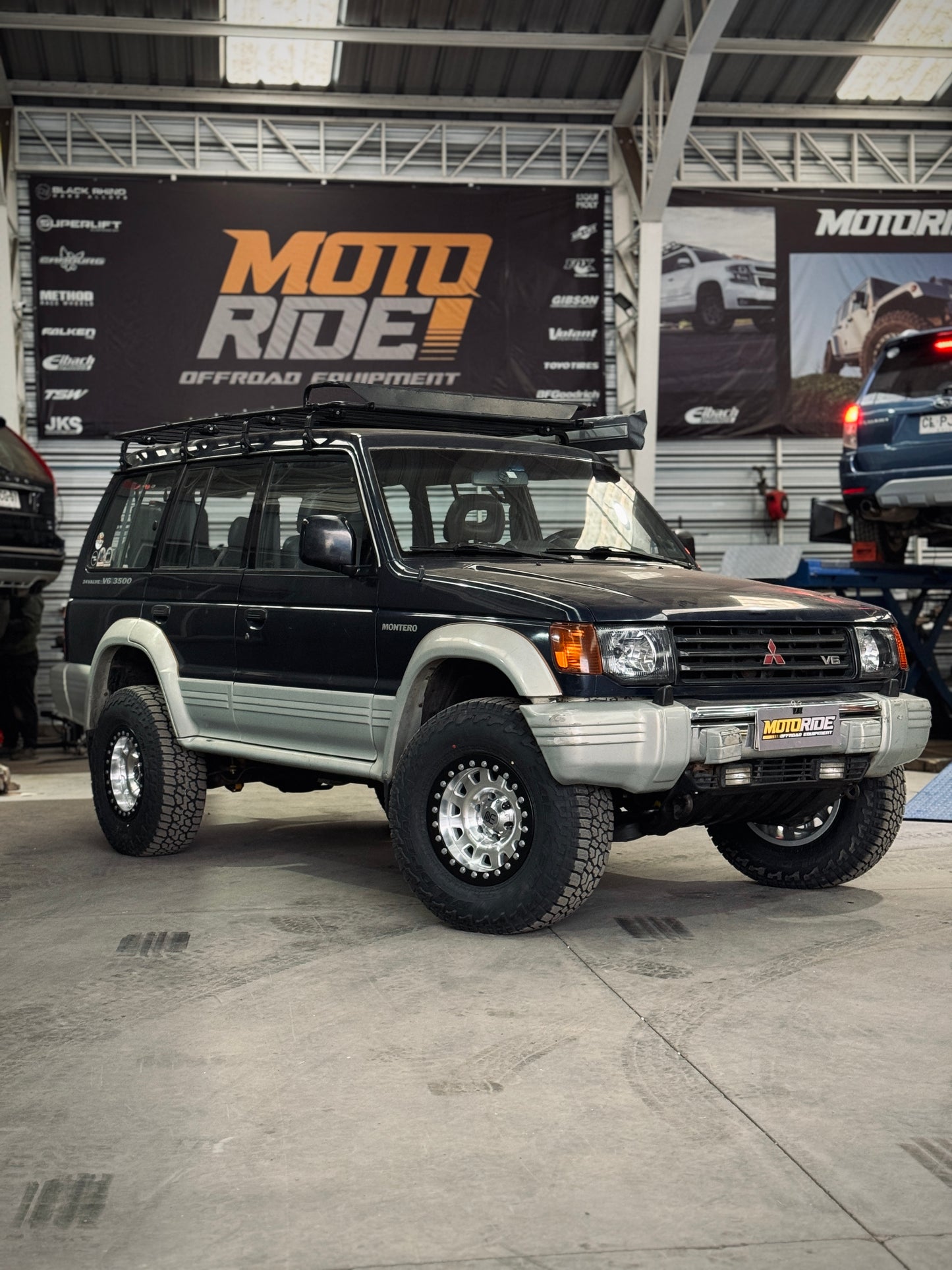 Llanta RMC 129 Beadlock 6x139,7