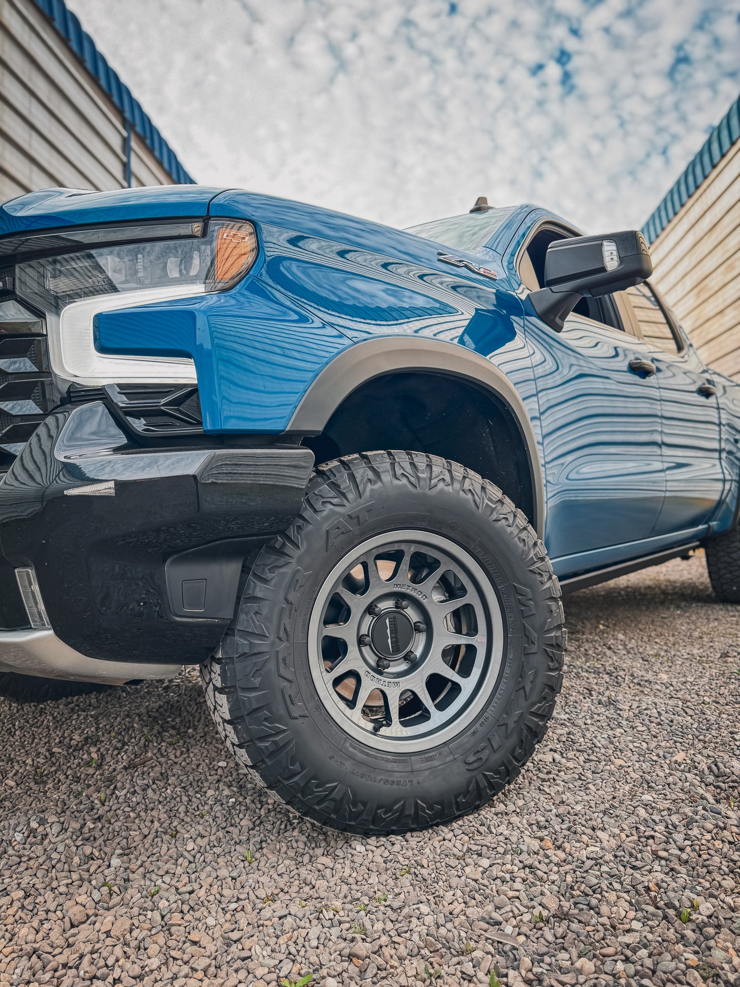 Method 703 Gloss Titanium 6x139.7 r17