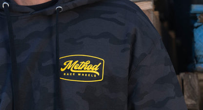 Poleron Method Camo Script Badge Pullover Hoodie