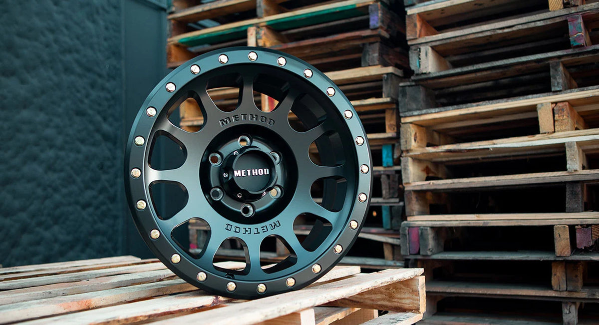 Method 305 Matte Black 18x9 6x139.7
