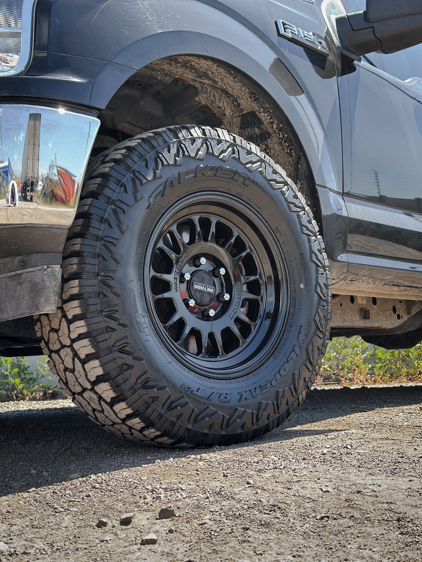 Method 318 Gloss Black 6x135 r17