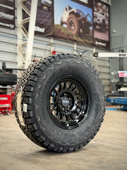 Method 318 Gloss Black 6x135 r17