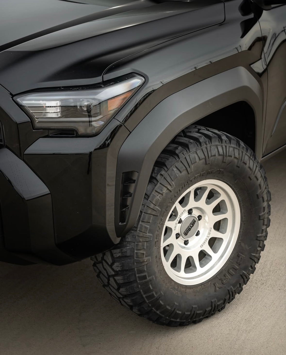 Method 703 Machined 6x139.7 R17