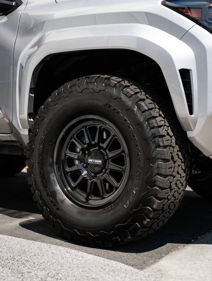 Method 323 Gloss Black 6x139.7 R17