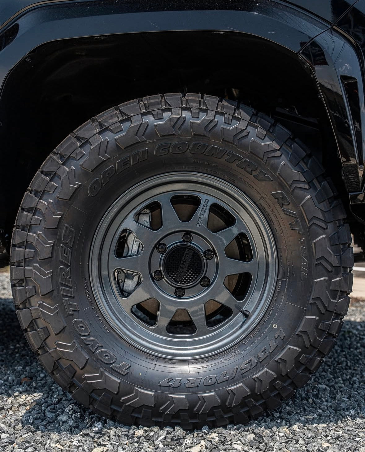 Method 316 Gloss Titanium 6x135 r17