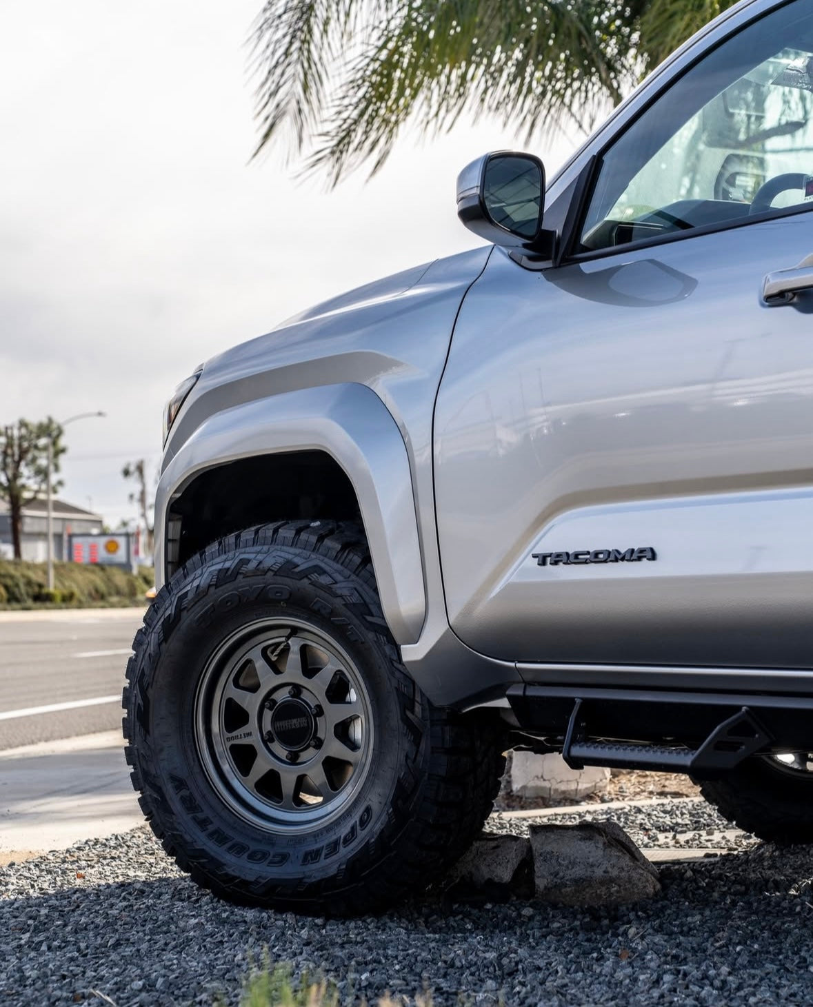 Method 316 Gloss Titanium 6x135 r17