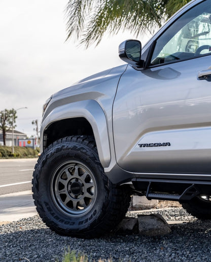 Method 316 Gloss Titanium 6x135 r17