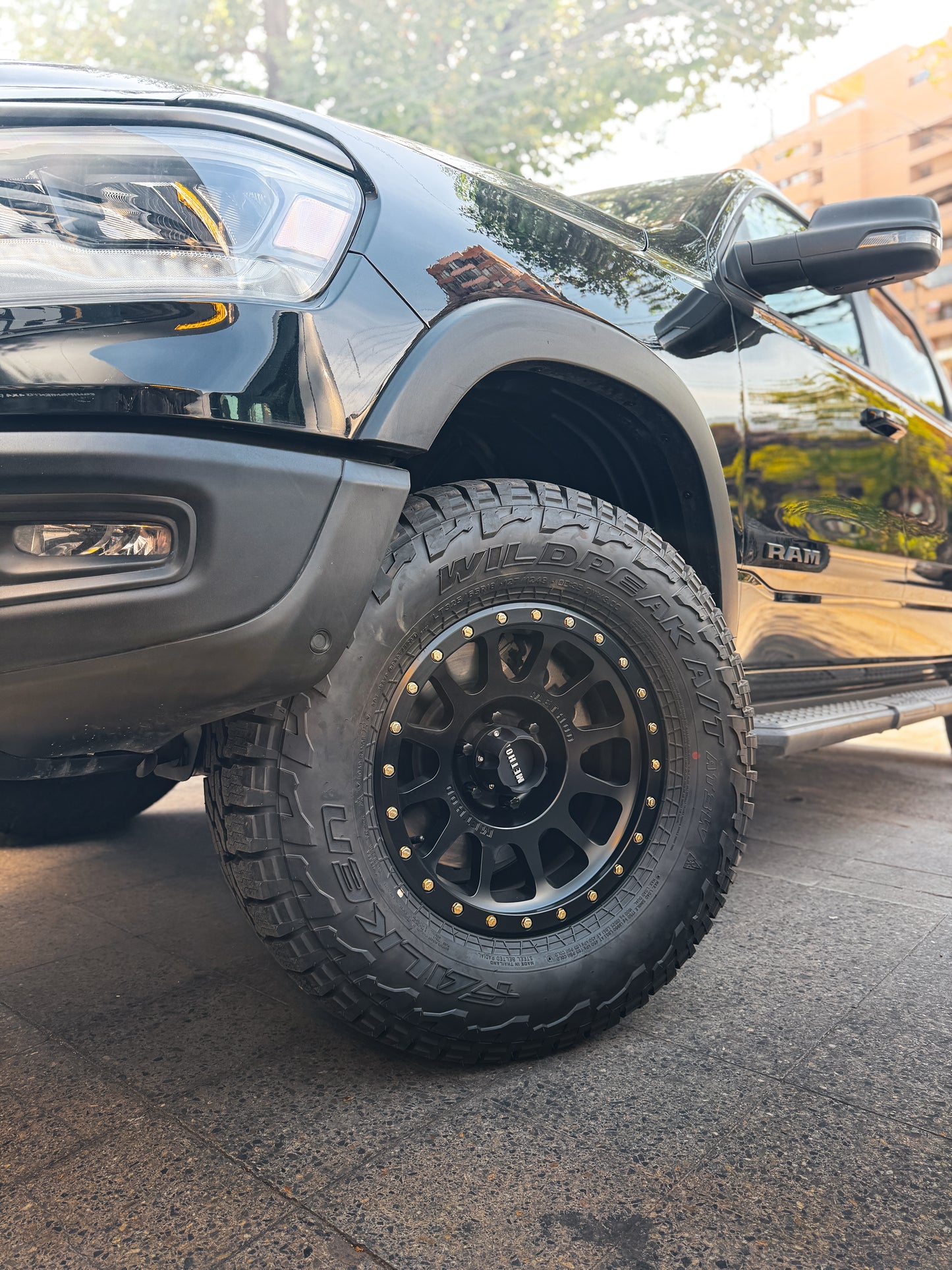 Method 305 Matte Black 6x139.7 r18