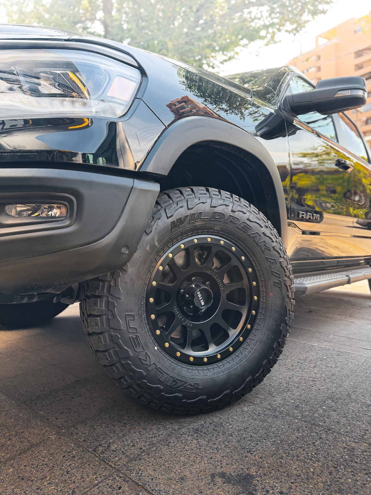 Method 305 Matte Black 18x9 6x139.7
