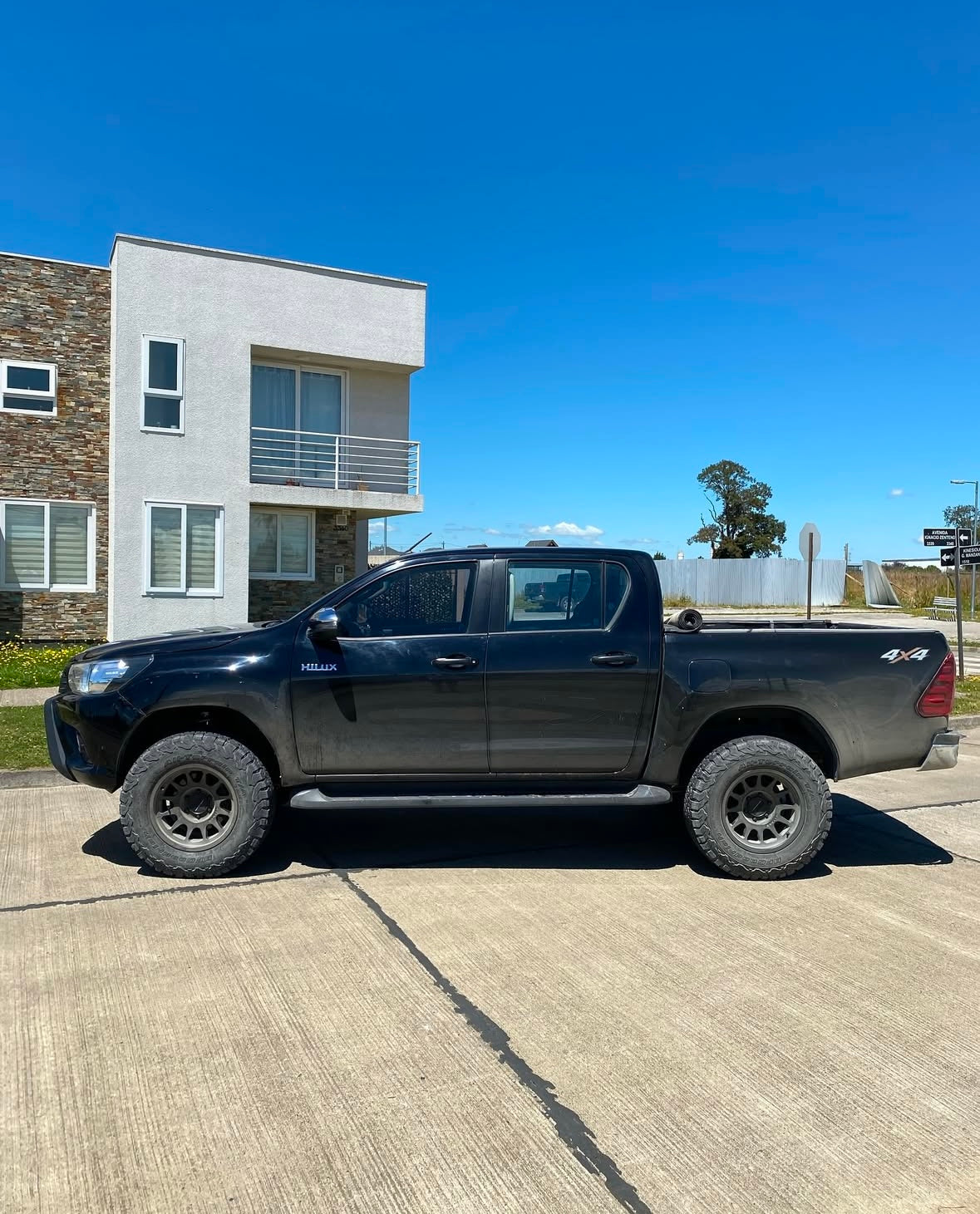 Method 703 Matte Black 6x139.7 r17