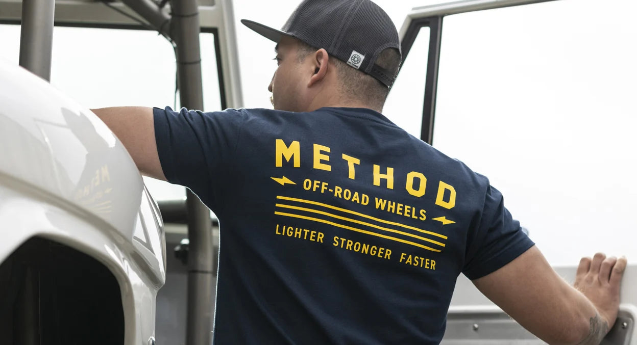 Polera Azul Marino Method Bolted